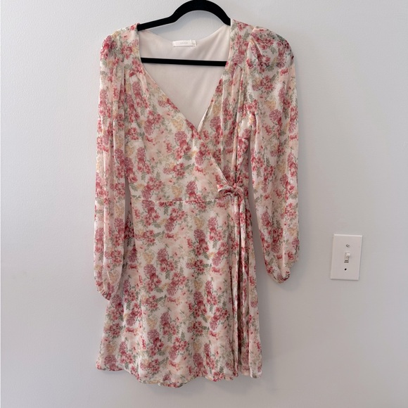 Lush Long Sleeve Spring Floral mini Wrap Dress in XS - Picture 4 of 12